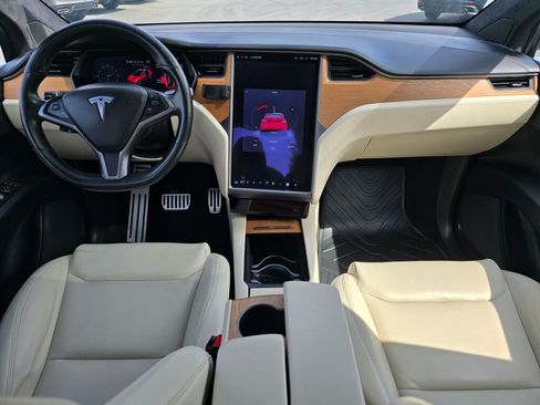 Used 2020 Tesla Model X Long Range image 2