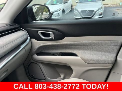 Used 2022 Jeep Compass Latitude w/ Sun and Sound Group FWD image 30