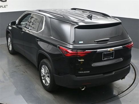 Used 2023 Chevrolet Traverse LT image 41