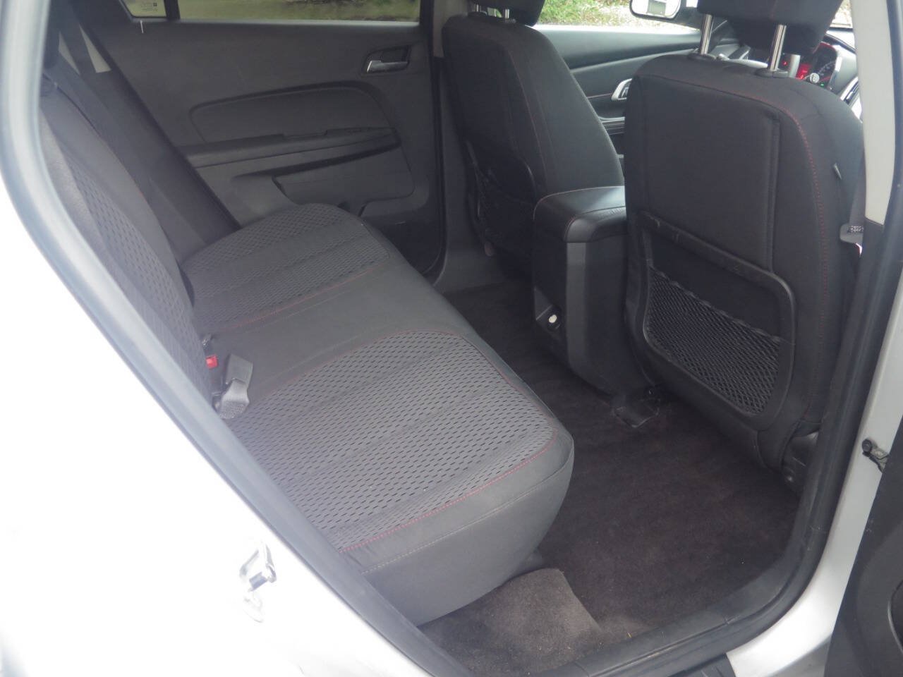 Used 2010 GMC Terrain SLE FWD image 12