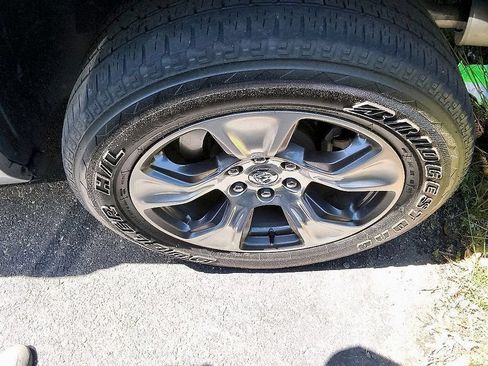 Used 2023 RAM 1500 Laramie AWD/4WD image 21