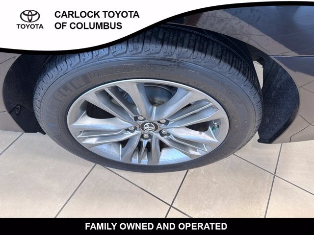 Used 2017 Toyota Camry SE FWD image 11