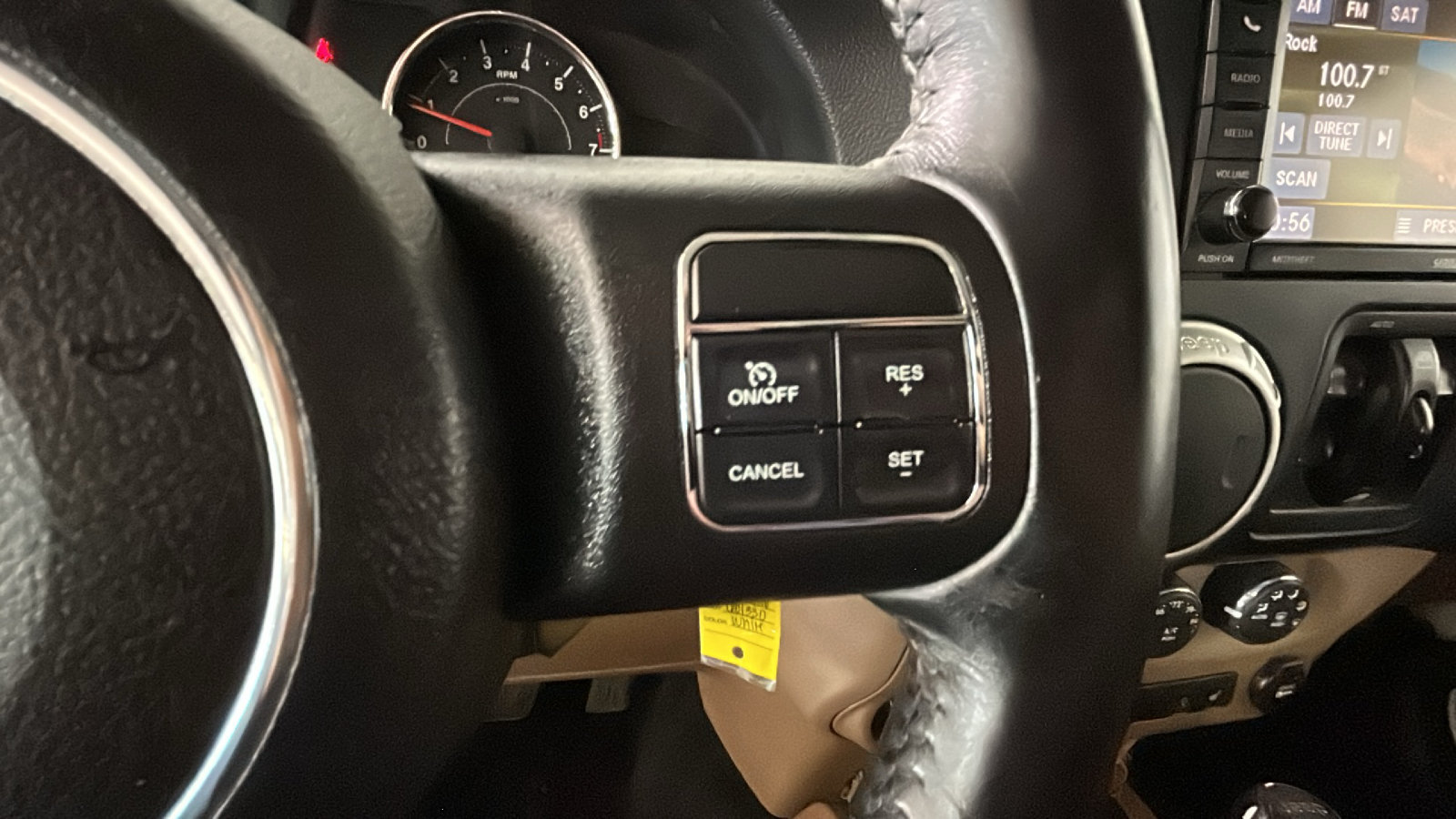 Used 2017 Jeep Wrangler Unlimited Sahara w/ Connectivity Group AWD/4WD image 21