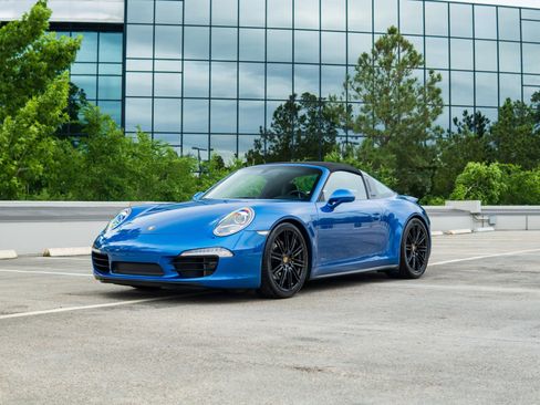 Used 2015 Porsche 911 Targa 4S w/ Sport Chrono Package AWD/4WD image 3