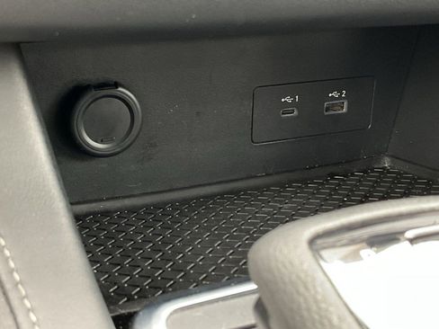 Used 2025 Nissan Pathfinder SV FWD image 34