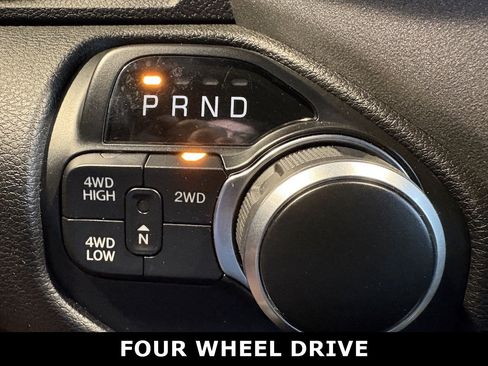 Used 2021 RAM 2500 Tradesman w/ Chrome Appearance Group AWD/4WD image 21
