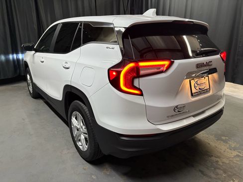 Used 2024 GMC Terrain SLE AWD/4WD image 7