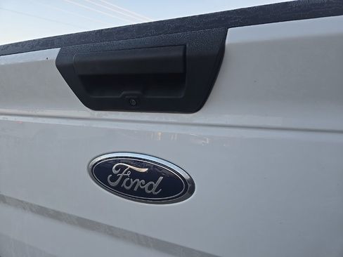 Used 2015 Ford F150 XLT image 22