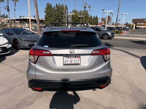 Used 2019 Honda HR-V Sport image 4