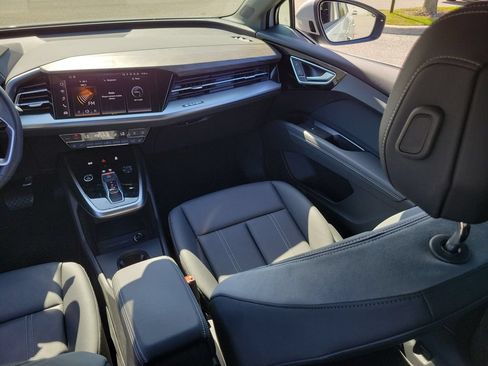 Used 2023 Audi Q4 e-tron Premium w/ Convenience Package RWD image 10