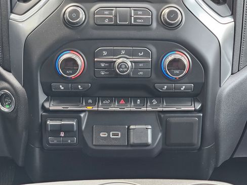 Used 2020 Chevrolet Silverado 1500 LT w/ All-Star Edition image 13