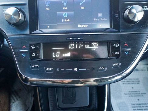 Used 2017 Toyota Avalon Touring image 26