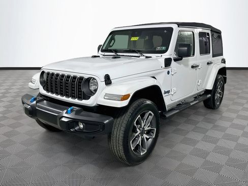 Used 2024 Jeep Wrangler Unlimited w/ Convenience Group AWD/4WD image 3