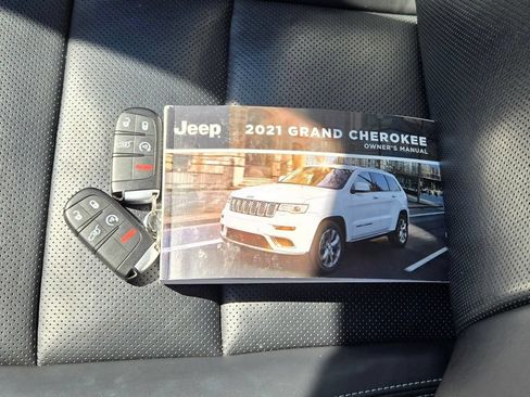 Used 2021 Jeep Grand Cherokee Limited w/ Quick Order Package 28K 80th AWD/4WD image 13