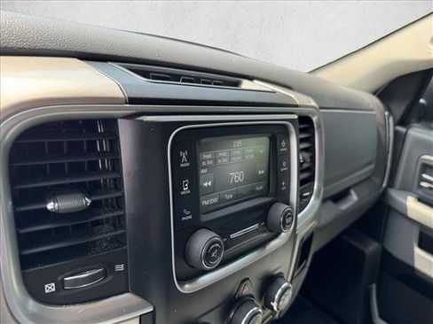 Used 2019 RAM 1500 Classic SLT AWD/4WD image 13