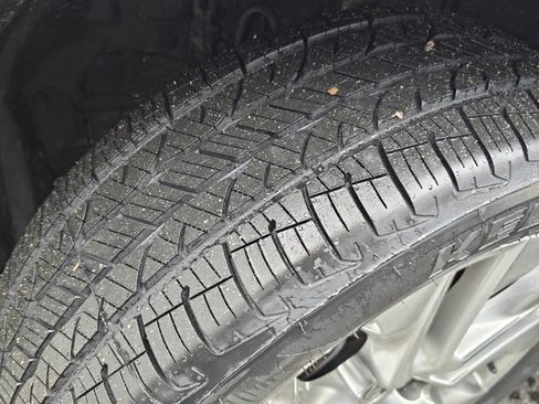 Used 2019 Toyota RAV4 XLE Premium image 33