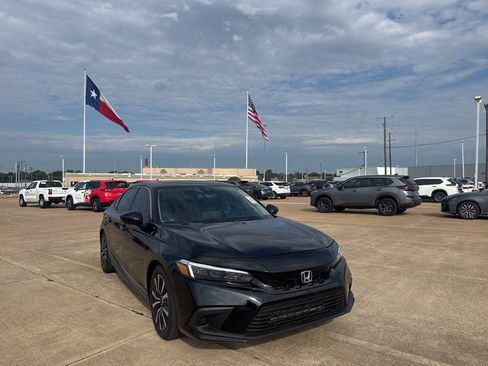 Used 2023 Honda Civic EX-L image 2