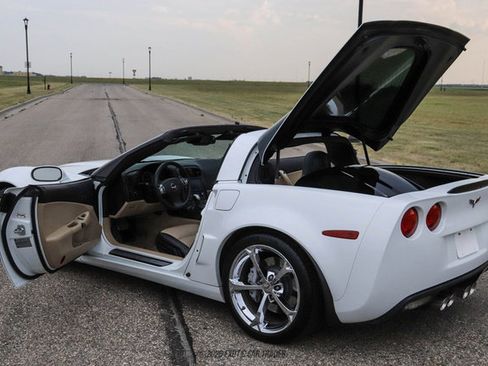 Used 2011 Chevrolet Corvette Grand Sport w/ Preferred Equipment Group RWD image 23