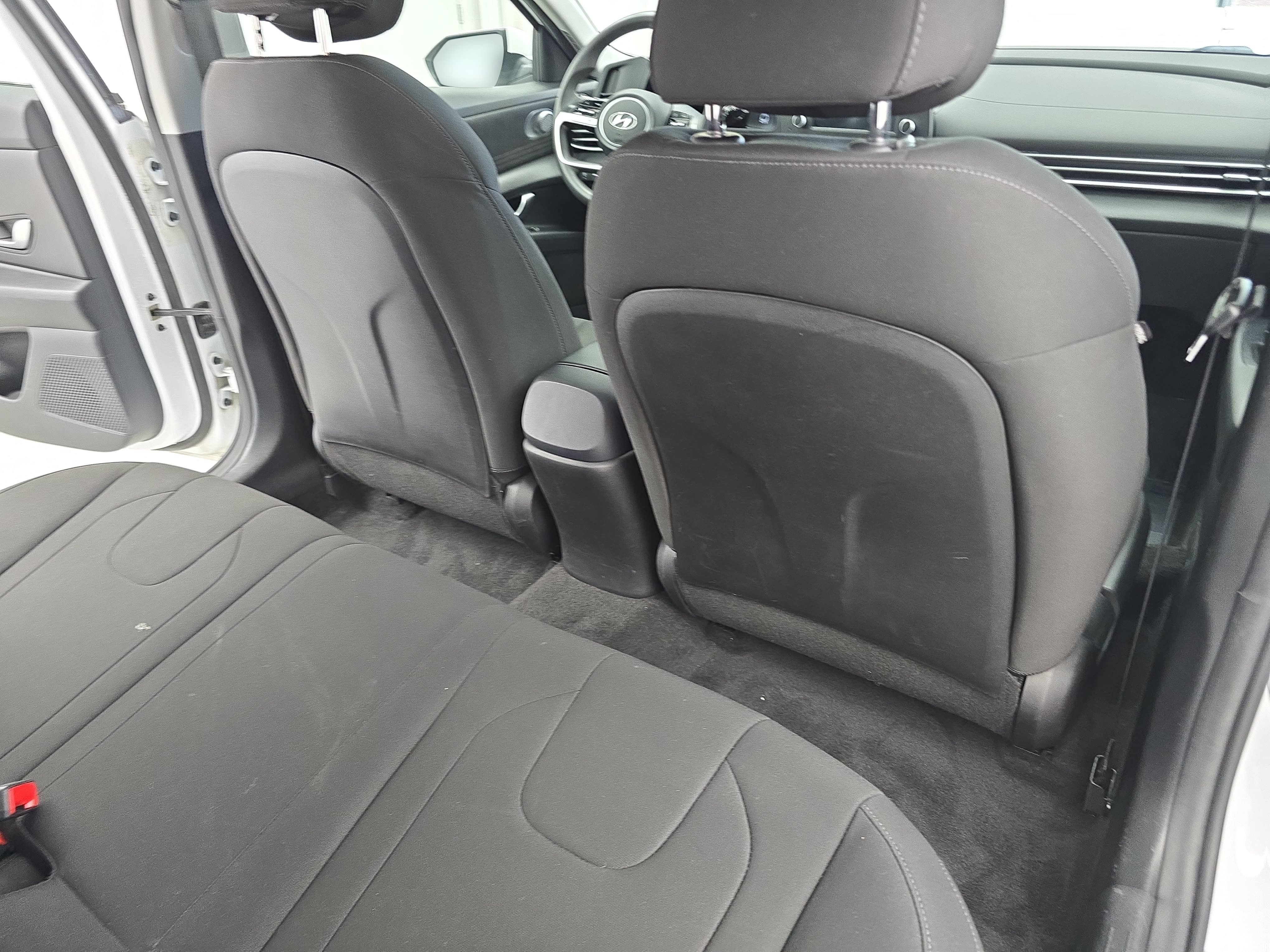 Used 2022 Hyundai Elantra SEL FWD image 11