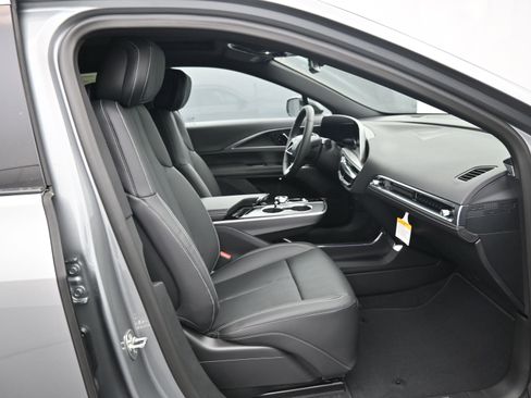 New 2025 Cadillac Lyriq Luxury image 13