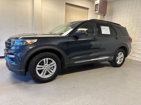 Used 2023 Ford Explorer XLT w/ Equipment Group 202A AWD/4WD image 36