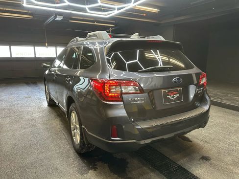 Used 2017 Subaru Outback 2.5i Premium image 5