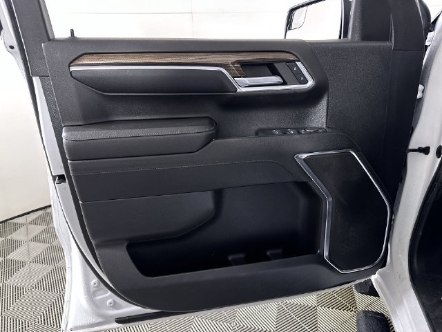 Used 2023 Chevrolet Silverado 1500 LT AWD/4WD image 23