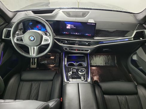 Certified 2025 BMW X7 M60i AWD/4WD image 11