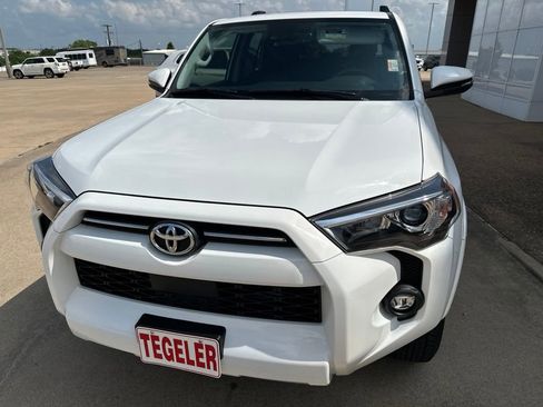 Used 2024 Toyota 4Runner SR5 Premium w/ Moonroof Package RWD image 2