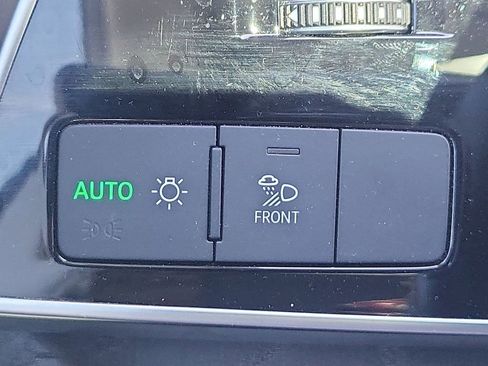 Used 2023 Audi Q8 Premium Plus image 24