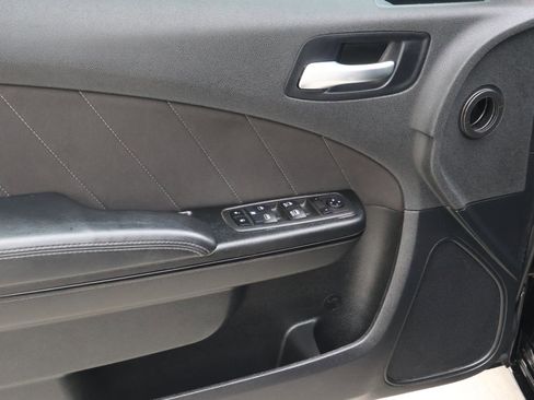 Used 2022 Dodge Charger SXT w/ Blacktop Package image 15