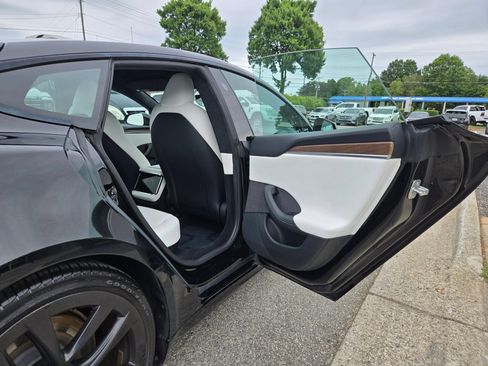 Used 2023 Tesla Model S Standard Range AWD/4WD image 19