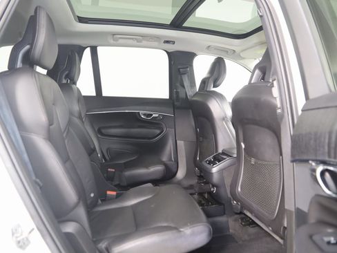 Used 2020 Volvo XC90 T6 Momentum w/ Protection Package Premier image 14