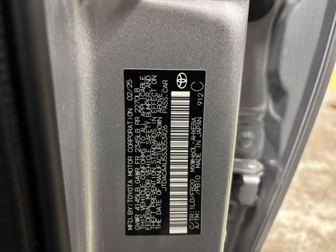 Used 2025 Toyota Prius LE image 27