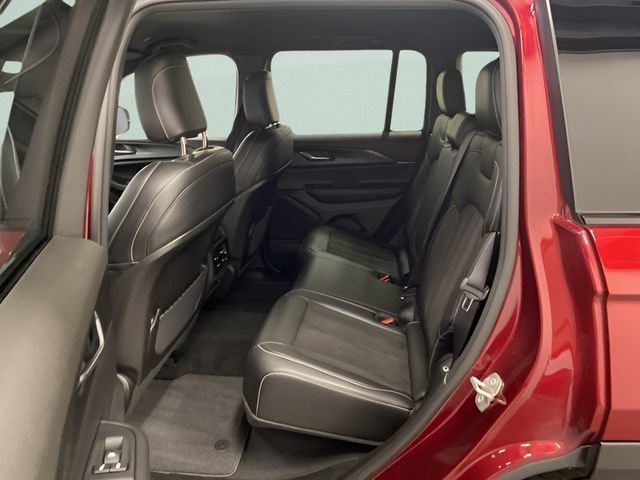 Used 2023 Jeep Grand Cherokee Altitude AWD/4WD image 20