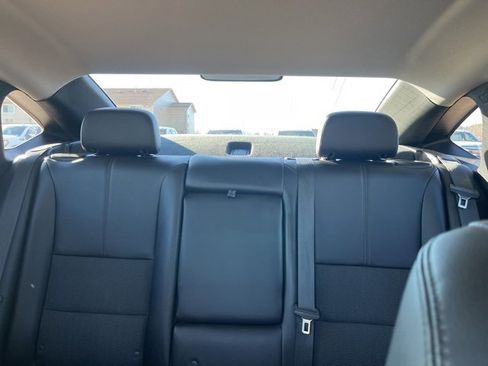 Used 2016 Chevrolet Impala LT w/ Convenience Package image 32