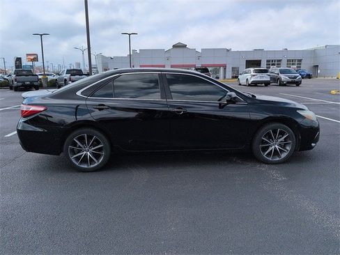Used 2015 Toyota Camry XSE w/ Moonroof Package image 8