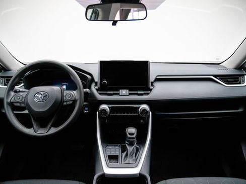 Used 2024 Toyota RAV4 XLE image 20