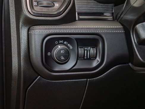 Used 2024 RAM 2500 Limited AWD/4WD image 16