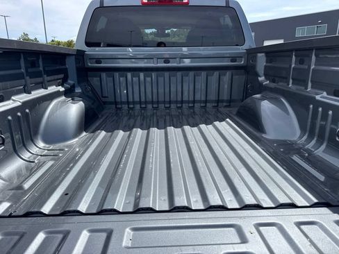 Used 2022 Chevrolet Colorado W/T w/ WT Convenience Package RWD image 5