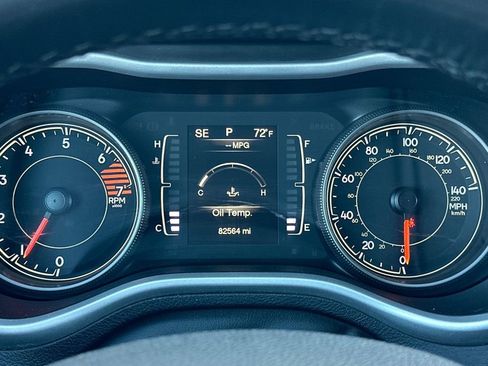 Used 2018 Jeep Cherokee Latitude Plus image 24