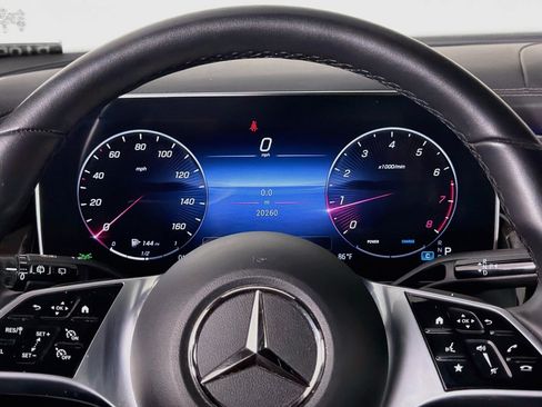 Used 2023 Mercedes-Benz GLC 300 4MATIC image 19