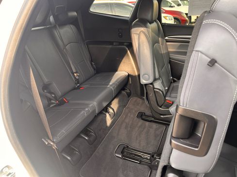 Used 2024 Buick Enclave Premium image 18