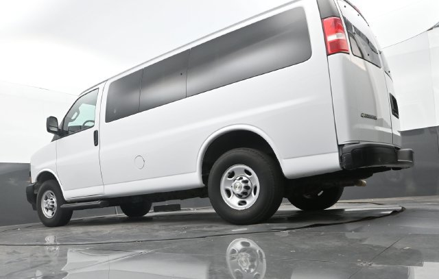 Used 2022 Chevrolet Express 2500 LS w/ Driver Convenience Package RWD image 10