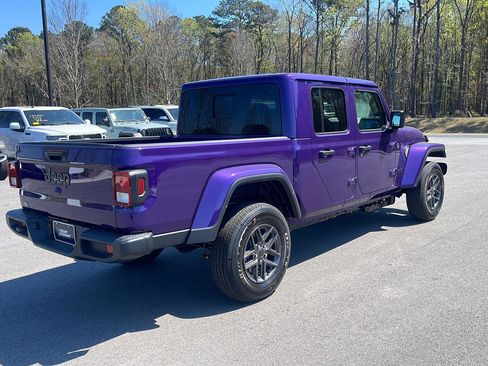 New 2026 Jeep Gladiator Sport AWD/4WD image 7