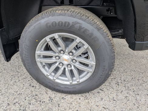 New 2025 Chevrolet Colorado LT w/ LT Convenience Package image 7