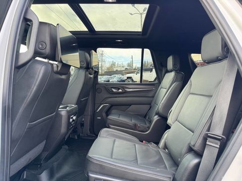 Used 2021 GMC Yukon Denali w/ Denali Premium Package image 27