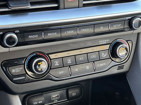 Used 2022 Kia Niro LXS image 20