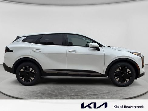 New 2027 Kia Sportage LX FWD image 4