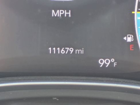 Used 2018 Chrysler Pacifica Touring-L Plus w/ Tire & Wheel Group FWD image 10